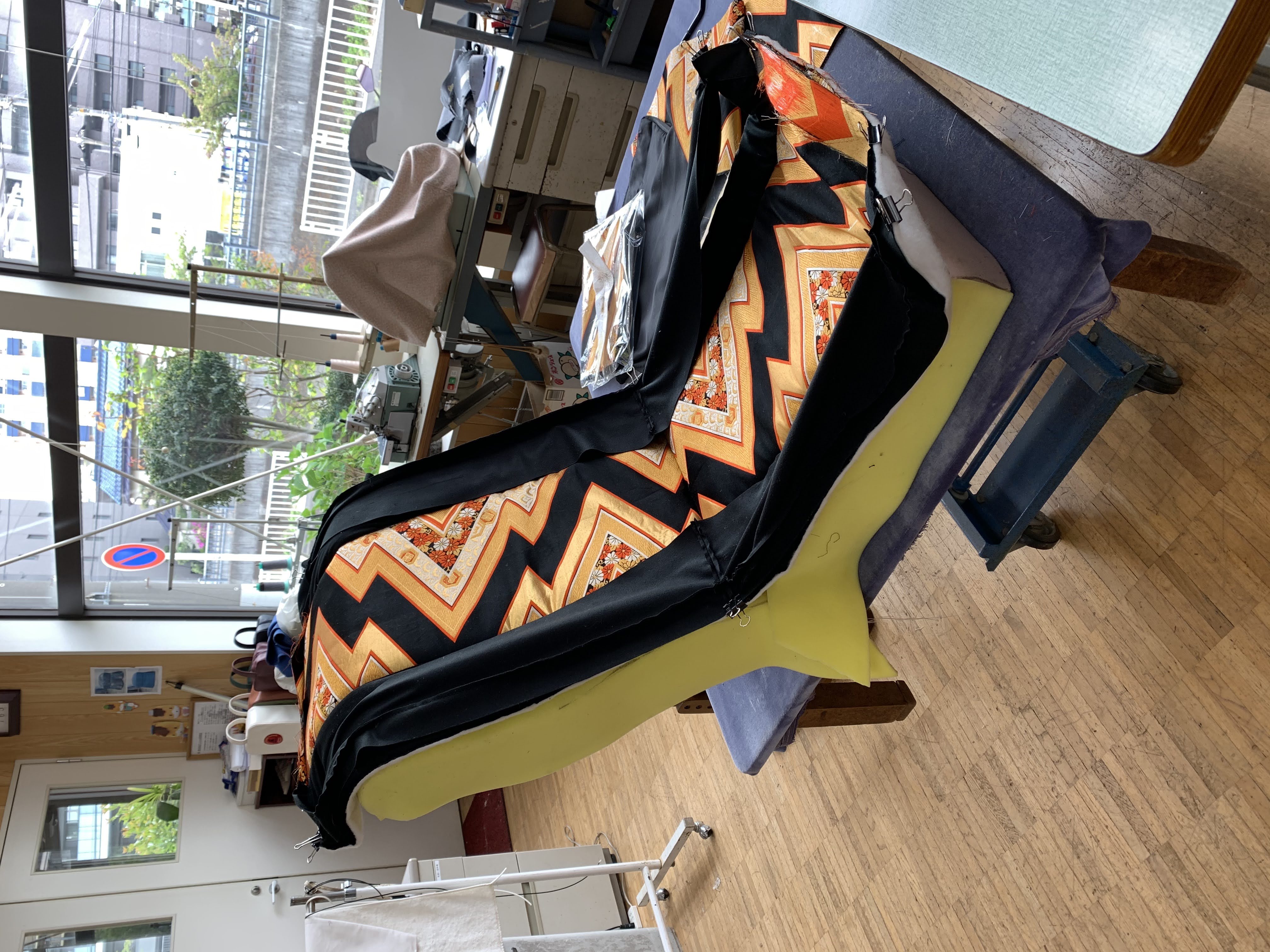 座椅子、リメイク家具。着物帯使用 帯チェア タンスの帯を甦がえらせます。 - ダニエルブログ